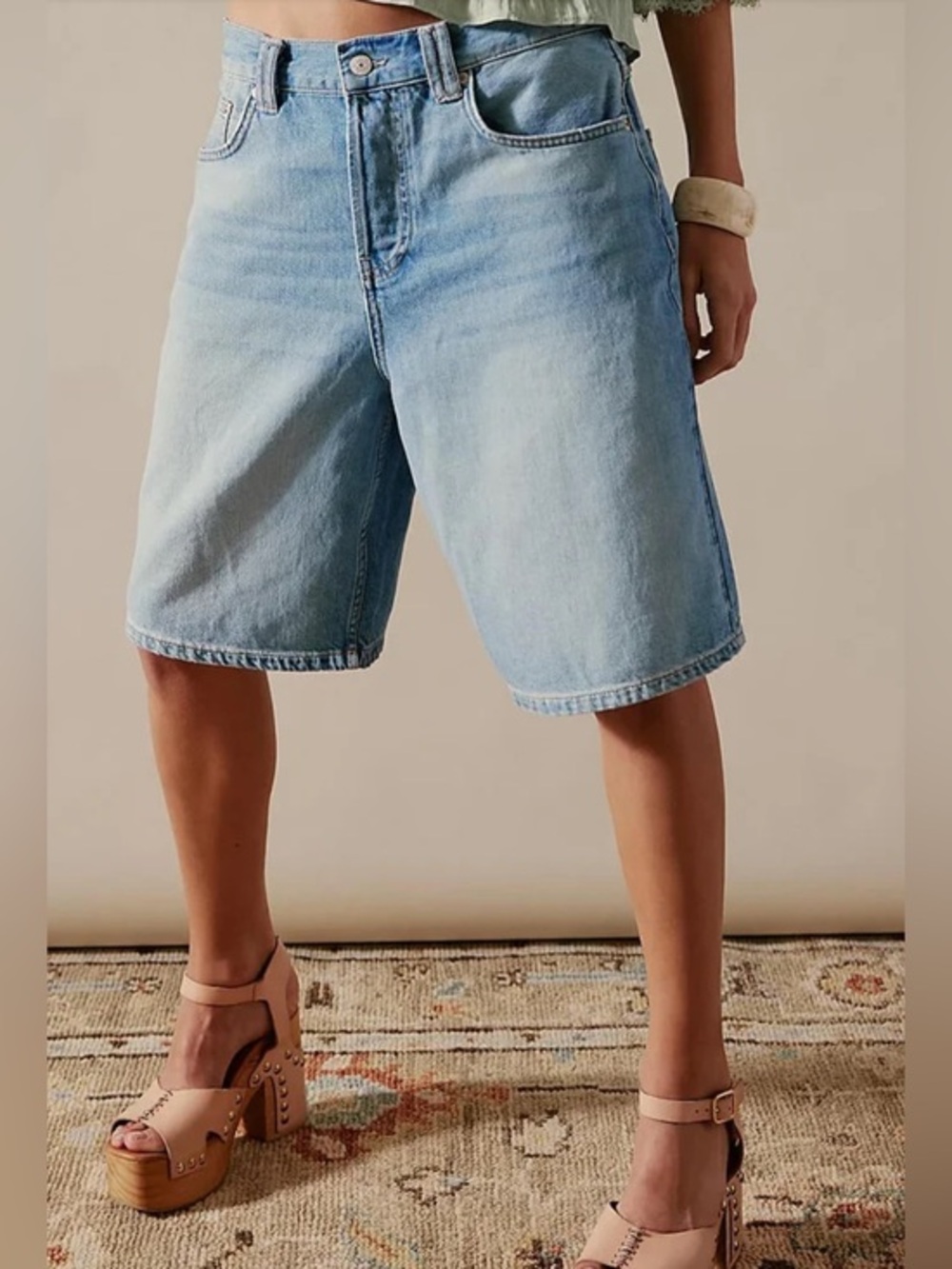 NWOT We The Free Montana  Denim Shorts Light Wash - 27 (fits to 30)- MSRP $88